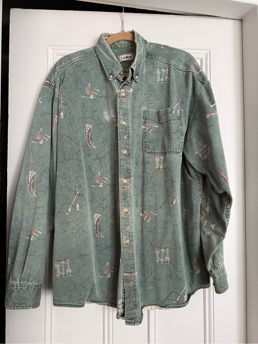 LL Bean vintage mens denim shirt. Size XL